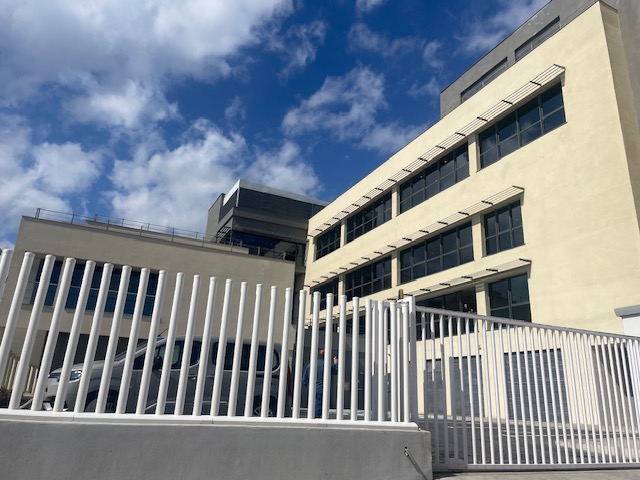 Fachada del Centro Cívico Aurelia Navarro construido por Vialquivir Infraestructuras